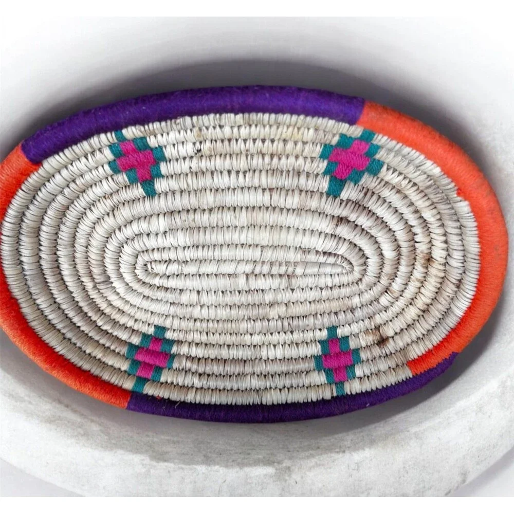 Vtg Southwest Native American Coiled Basket Tray 10” x 8” Wool Accents Handwoven
